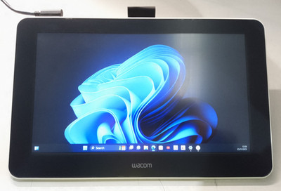 Wacom One Creative Pen Display 13,3'' Grafiktablett Bildschirm (Stift fehlt!)