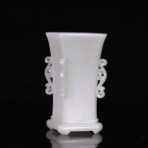 CHINESE ANTIQUE WHITE JADE VASE