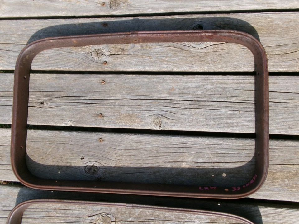 Chevrolet Master Eagle 1933 sedán de 4 puertas puerta trasera adorno par de molduras Foto 2 de 4