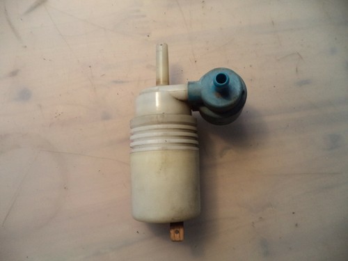 Wischwasserpumpe Pumpe Scheibenreinigung VW Audi Hella 333955651 6673