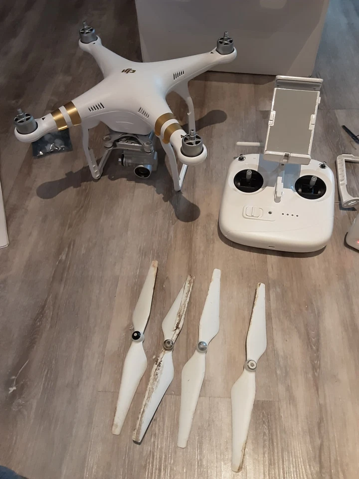DJI Phantom 3 SE Drohne defekt | fliegt aber unstabil | mit Akku + Fernbedienung - Bild 2 von 4