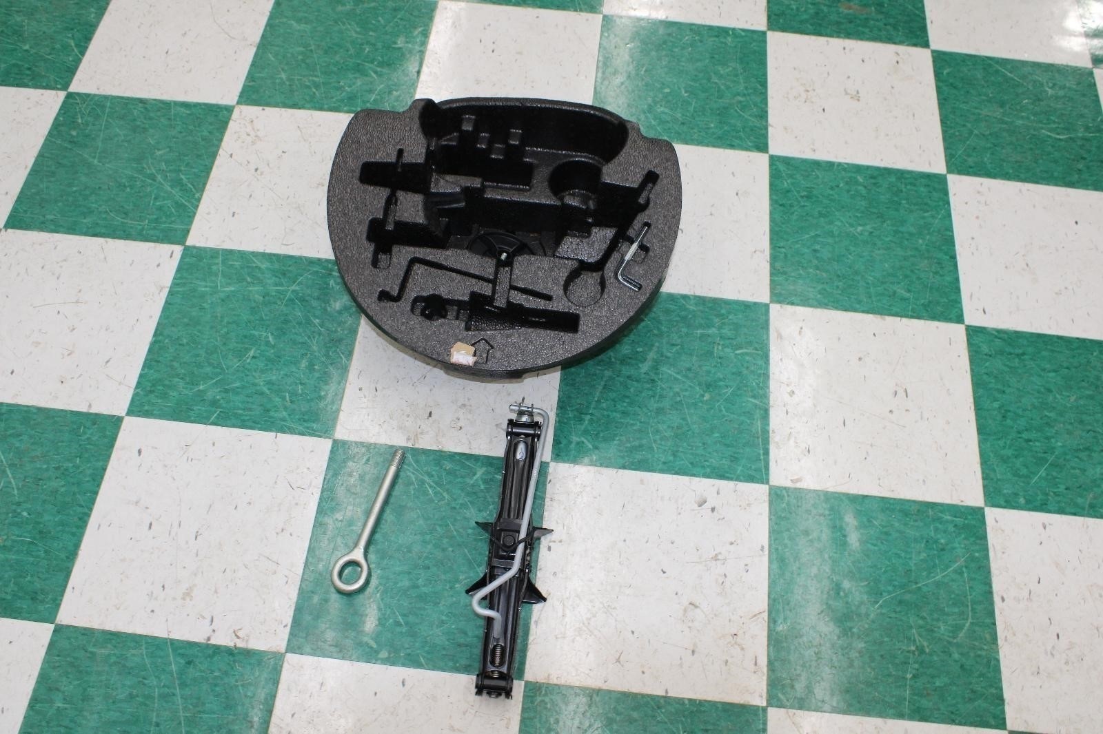 14-21 Ghibli Emergency Flat Replacement Scissor Jack Tool Kit Set Factory OEM OE