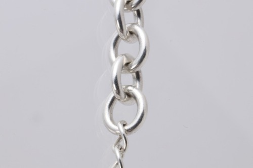 16.5" Tiffany & Co. Vintage 925 Silver Toggle Heart Necklace (71.34g.) - Picture 3 of 3