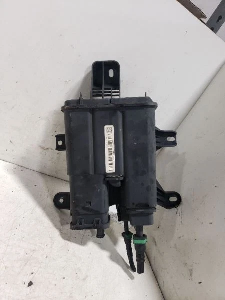 Vasilha de vapor de combustível TERRAIN 2011 720576 - Imagem 2 de 4