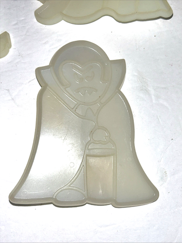 4 Kiddy Kreetures Halloween Cookie Cutters Dracula Scarecrow Ghost Devil 1979 - Picture 2 of 14