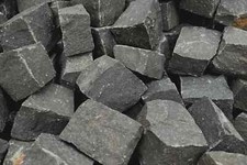 Kopfsteinpflaster Mosaik Basalt schwarz 4/6 cm gespalten / Pflaster / Gehweg