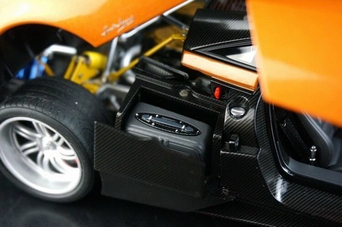 *SUPER RARE* AUTOart 1/18 PAGANI HUAYRA Orange Metallic Bronze - Picture 19 of 19