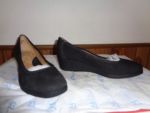 naturalizer contrast