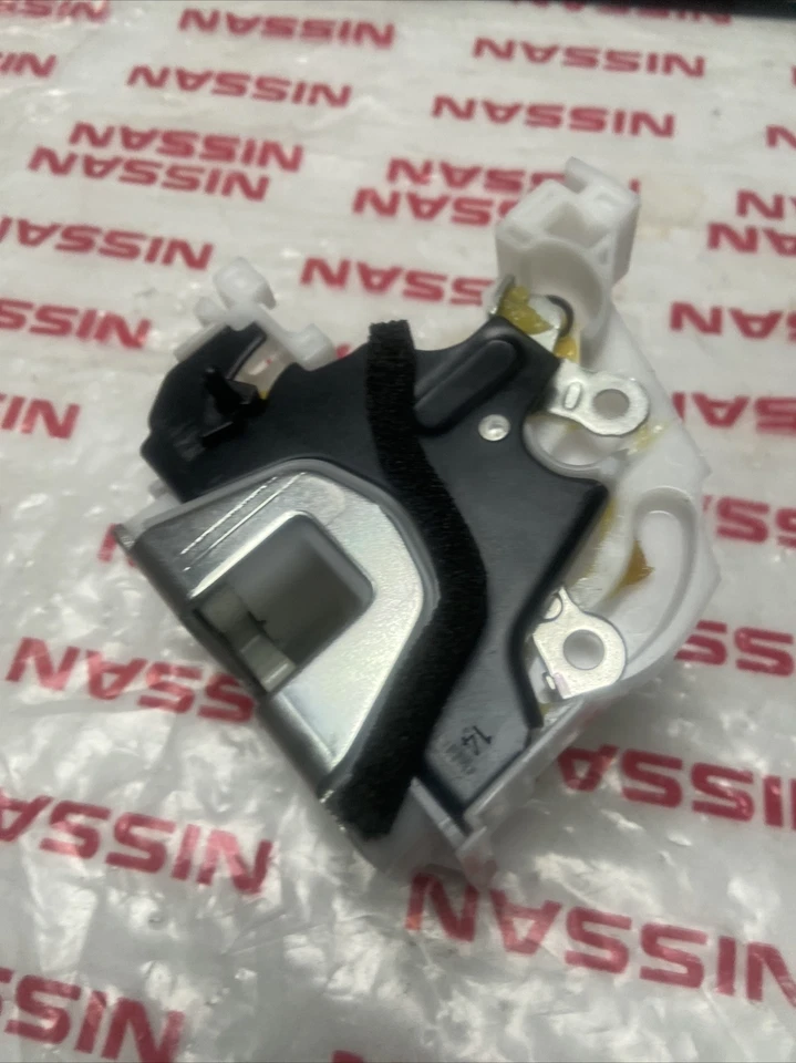 INFINITI Q45 RHR 1997-2001 CERRADURA PUERTA TRASERA DERECHA OEM ver fotos. Foto 3 de 4