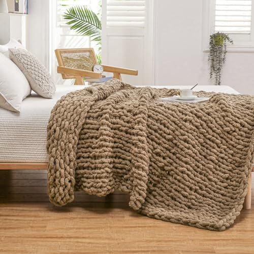 Chunky Knit Blanket Throw Knitted Throw 50"×60"(Large Size Throw） Brown