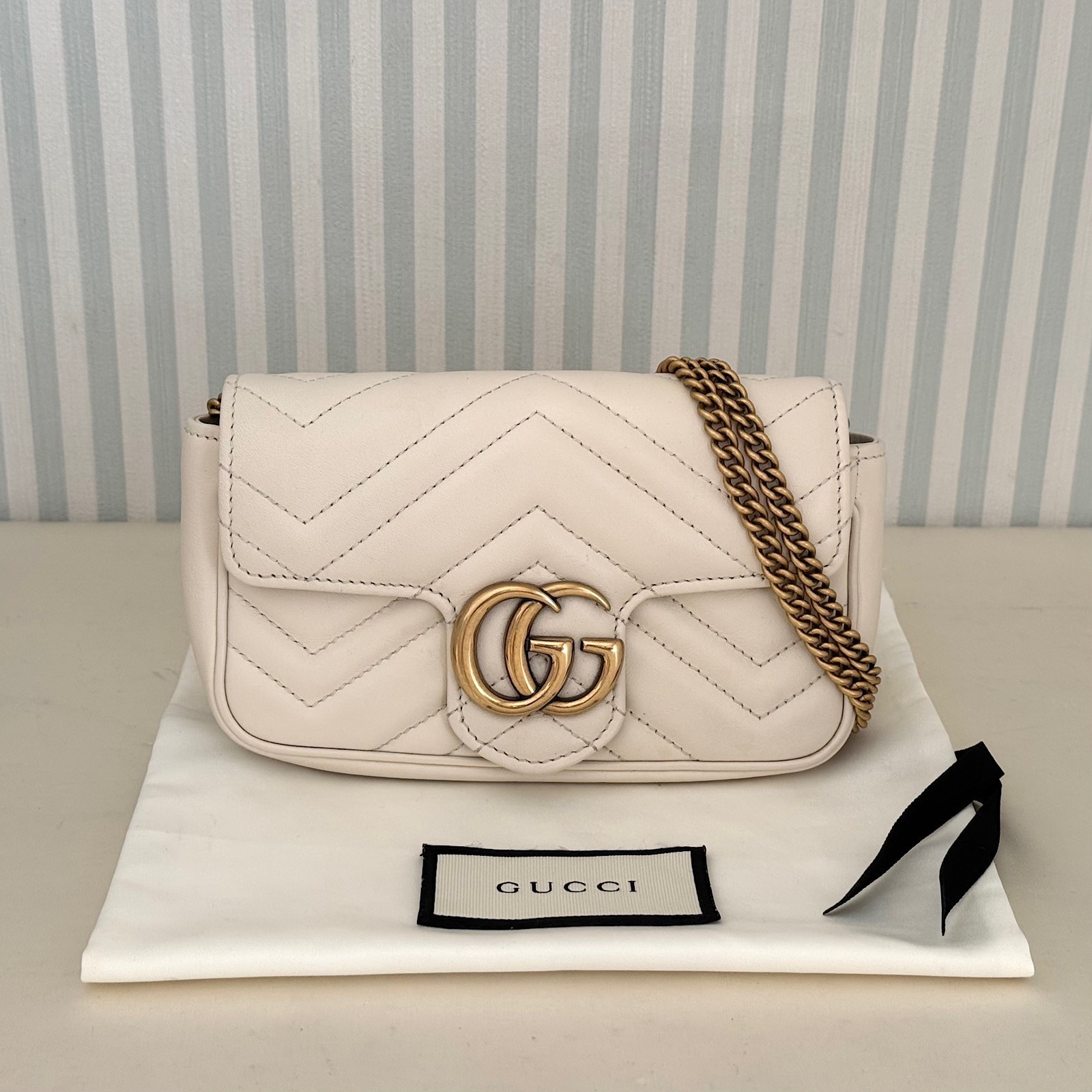 GUCCI GG Marmont 476433 Borsa a tracolla in pelle con catena bianca a...