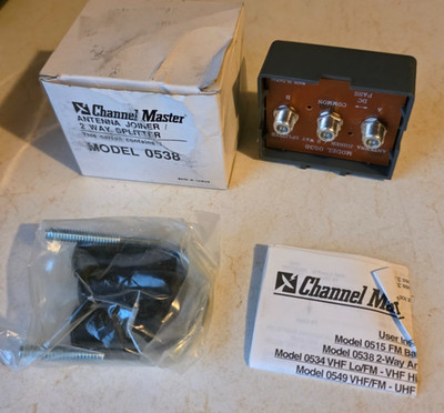 Channel Master Antenna (mount) Joiner 2 Way Splitter Model 0538 NOS Genuine NIB