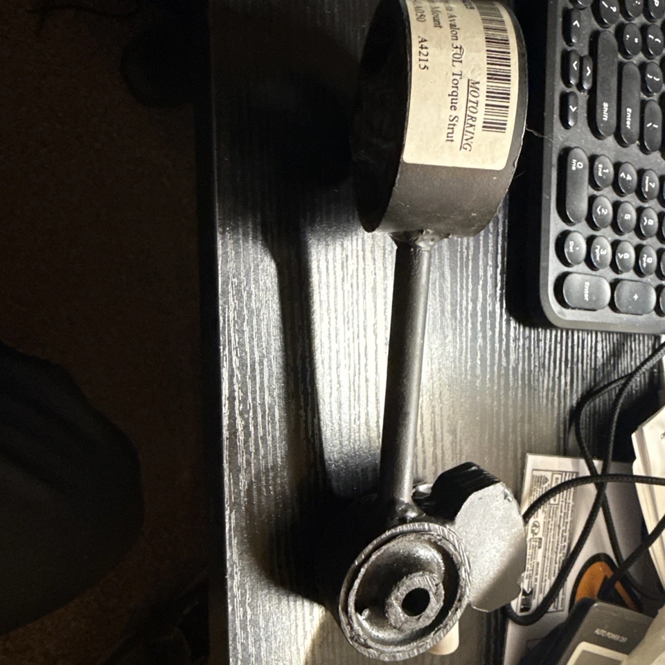 Suporte de suspensão dianteiro direito torque Toyota Avalon 3.0L A4215 - Imagem 3 de 3