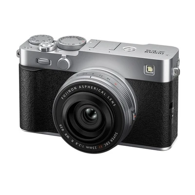 FUJIFILM X-E5 silber mit Fujifilm XF 23 mm f2,8 R WR