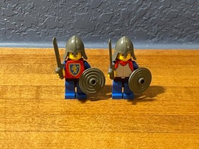 Lego - Lion Knights  - 6039 - Twin-Arm Launcher - 100% Complete - Instructions