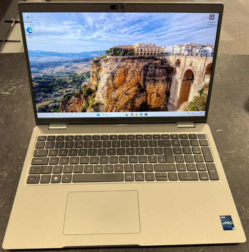 Dell Latitude 5540-15.6'' Intel Core i5-1335u - 16Go RAM