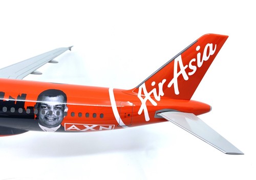 Lupa, AirAsia, librea "The Apprentice", Airbus A320, 1:100 - Imagen 6 de 13
