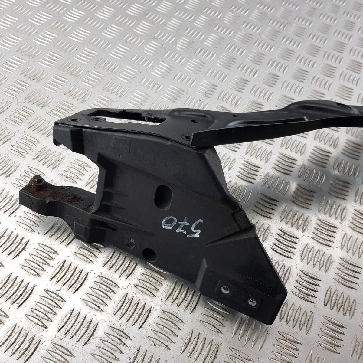 Headlight Frame Support Bracket – Right Side For Mercedes W212 E-Class (2010-2016) – Replaces 2126200291