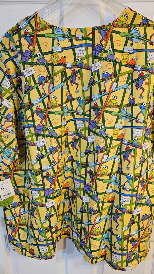 Women's Dental Scrub Top Size 4X / Toadly Dental / New/ Dental theme with FROGS - Image 3 of 4