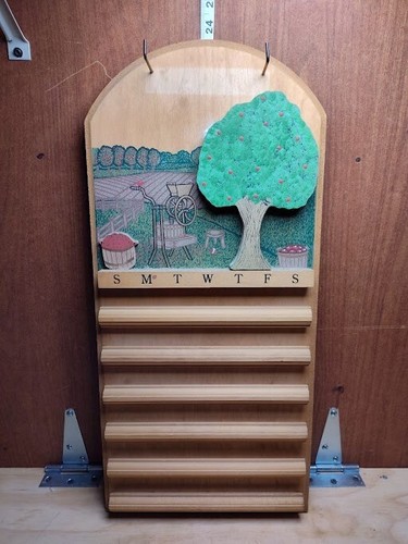 Used Vintage 1991 Wooden Wall Calendar Interchangeable Months - Days - Holidays - Picture 10 of 16