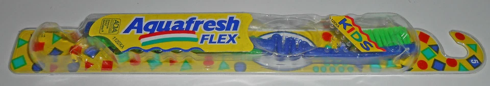 复古 1995 年 AQUAFRESH Flex 儿童牙刷 5 码绿色紫色女孩男孩  — 第 4/4 张图片