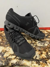 On cloud Men’s Black Running Shoes Size 11