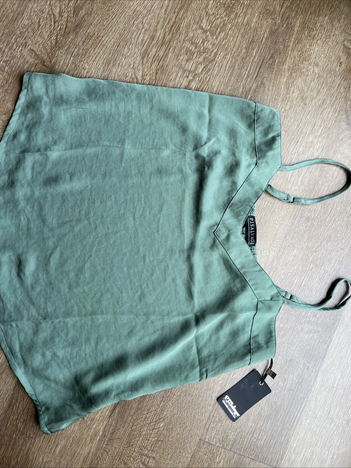 NUEVO CON ETIQUETAS PJ SALVAGE Mujer Talla L Cami Camisola Top Verde Salvia Nueva Correa Ajustable Foto 2 de 4