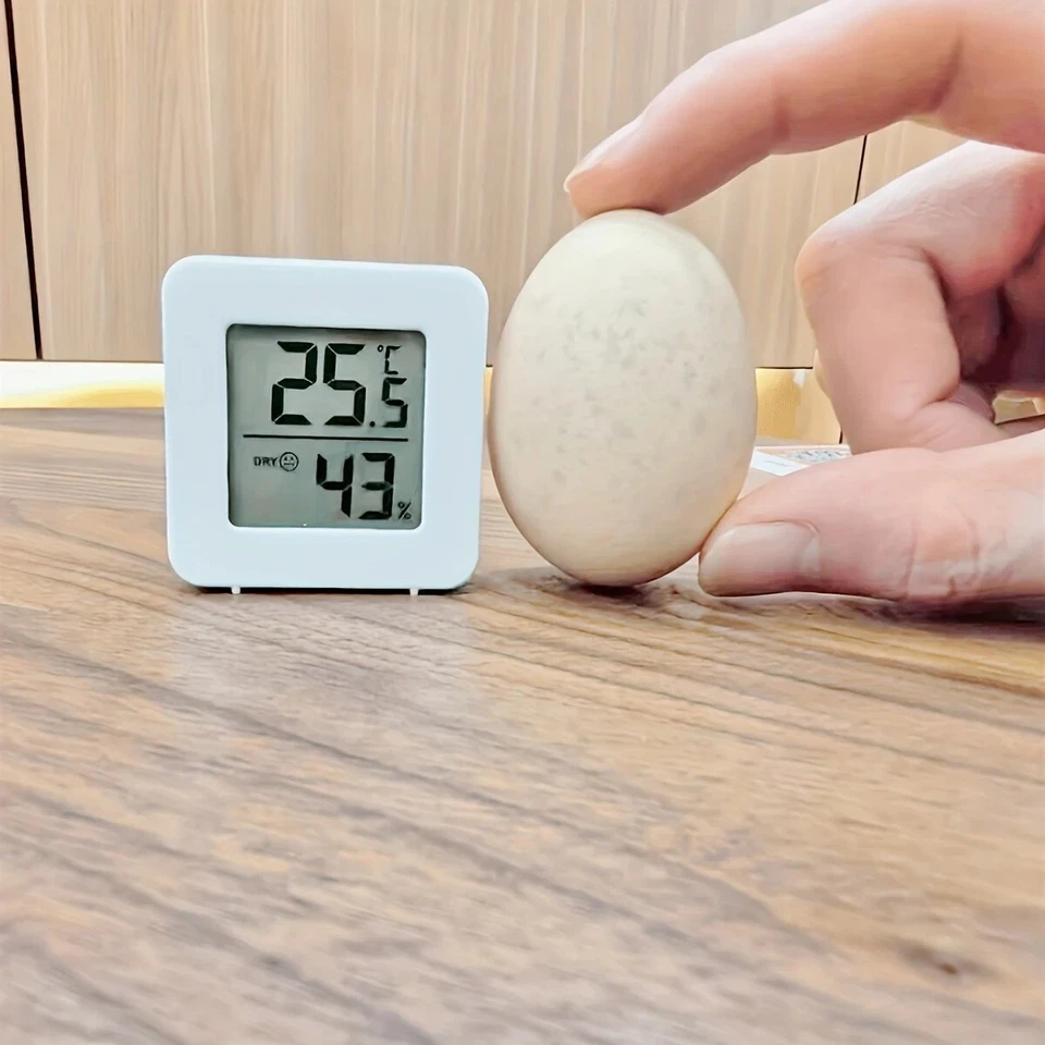 Universal Digital LCD Thermometer Hygrometer Sensor Humidity Meter Room Indoor - Image 4 of 4