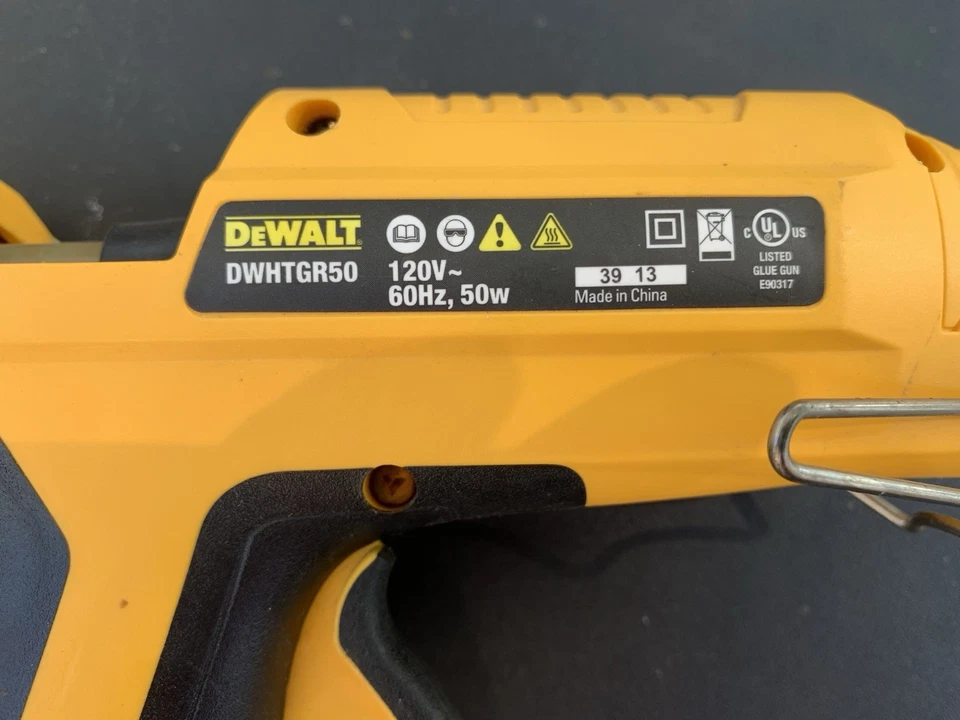 +++++ Pistola de pegamento caliente de Walt con palos de pegamento Foto 2 de 3