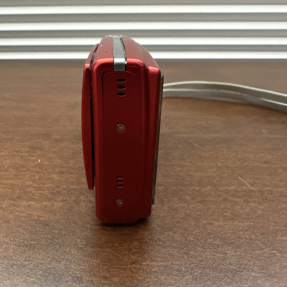 📷 Near Mint Fujifilm FinePix Z10fd 7.5MP Digital Camera – Red 📷 - Image 3 of 4
