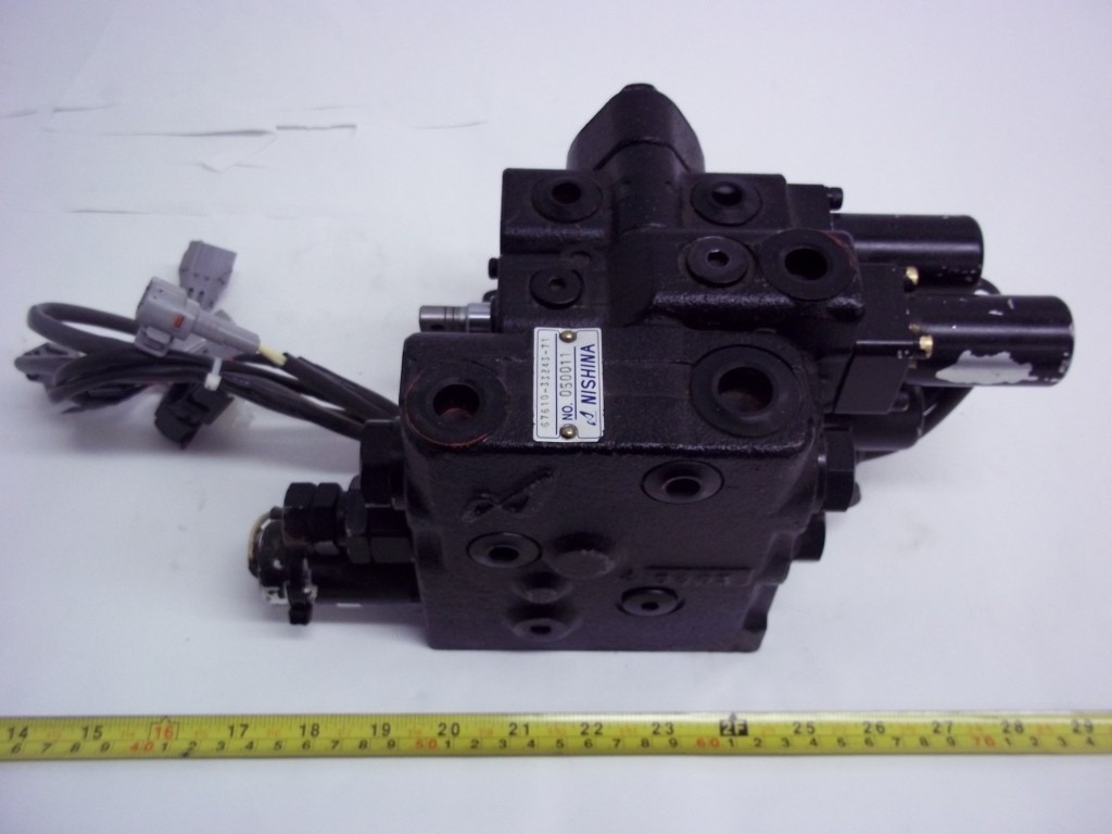 naef [ ネフ ]社 Ligno リグノ Toyota 67610-24831-71 - Hydraulic Valve — Aztec Hydraulics
