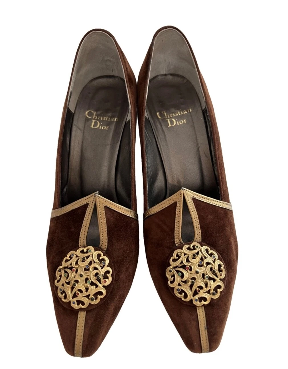 Chaussures Christian Dior daim marron avec tresses dorées et bijoux