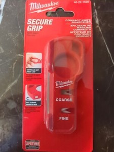 MILWAUKEE 48-22-1590 Compact Knife Sharpener - New