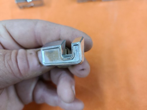 1956 Mercury Bumper emblem Letter U Front 56 OEM FOMOCO - 第 6/12 張圖片