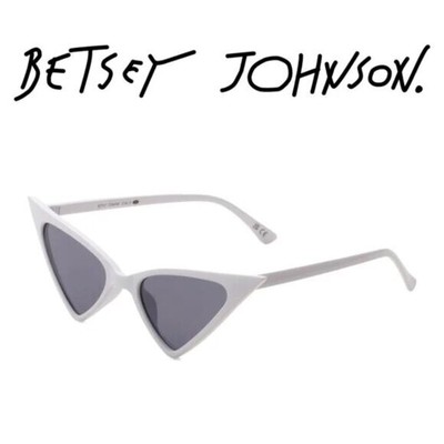 Betsey Johnson Future Play Cat Eye White Retro Dainty Sunglasses NWT 
