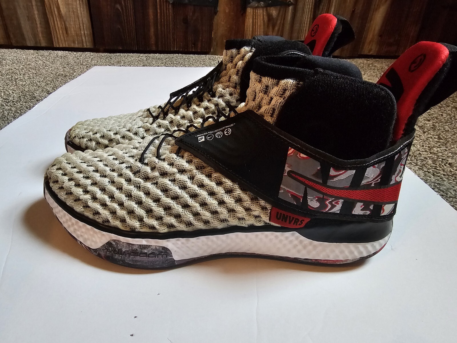 SAOLA Nike Air Zoom UNVRS fluorescenti leggere taglia 7