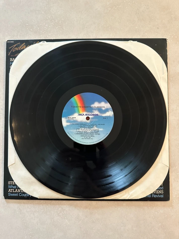 TODAY'S COUNTRY CLASSICS vinyl LP- George Strait - Reba McEntire -John Schneider - Image 3 of 4