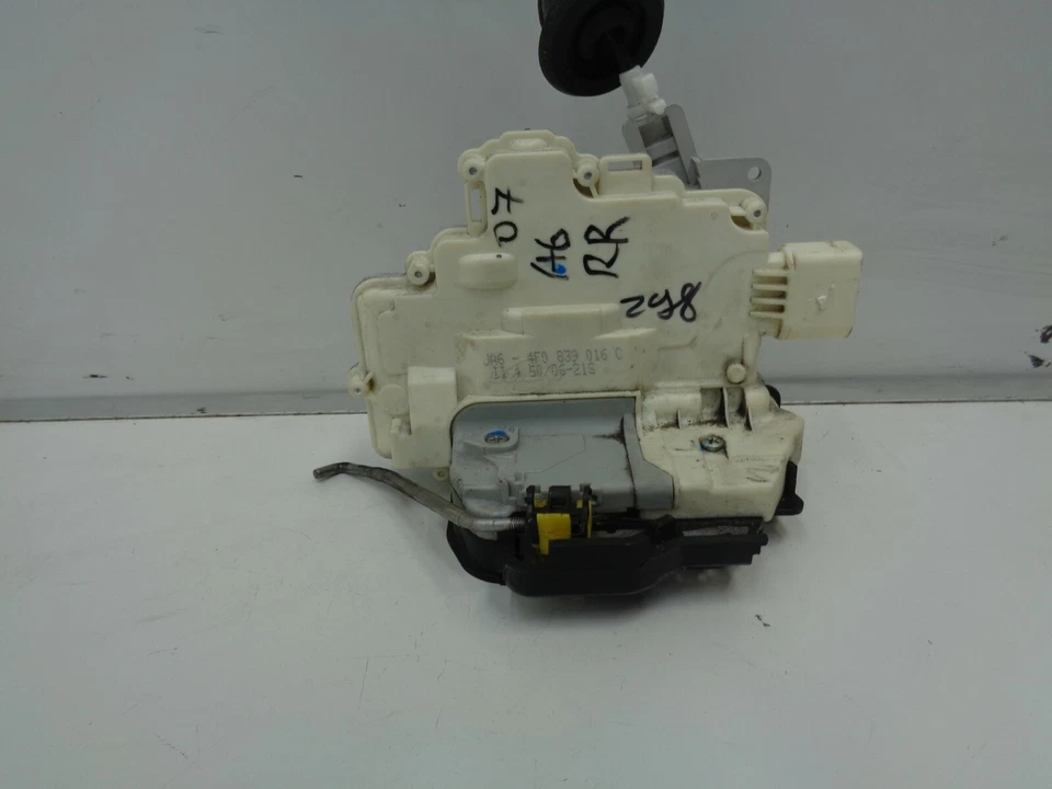 Atuador de trava de porta traseira direita Audi A6 Quattro 2005-2011 fabricante de equipamento original AK201122 - Imagem 2 de 4