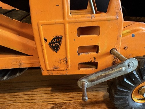 VTG 1950'S NYLINT HUGE PRESSED STEEL J.D. ADAMS ORANGE TRAVELOADER TRUCK ORIGINA - Picture 3 of 12