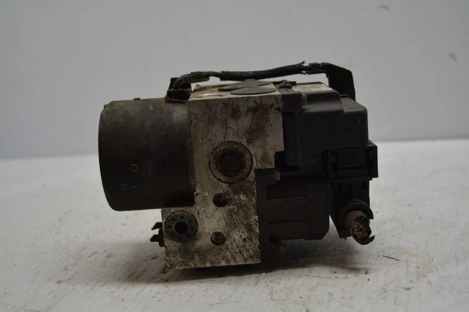 2000-2004 VOLVO 40 SEIRES АНТИБЛОКИРОВОЧНЫЙ ТОРМОЗНОЙ НАСОС В СБОРЕ OEM, 545-50687 - Изображение 2 из 4