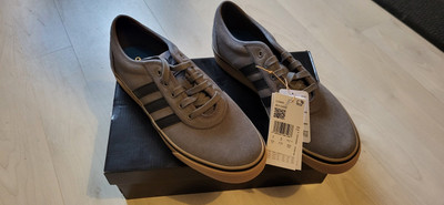 Adidas Adiease Skateboard Sneaker Schuhe Gr. 43 1/3 UK 9 + NEU +