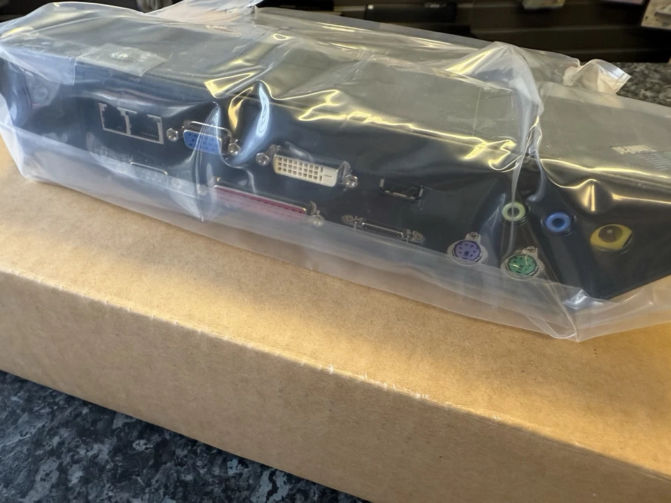 IBM ThinkPad Type 74P6733 laptop Docking Station T40 R50 X30 T30 R40 A30 - Image 4 of 4