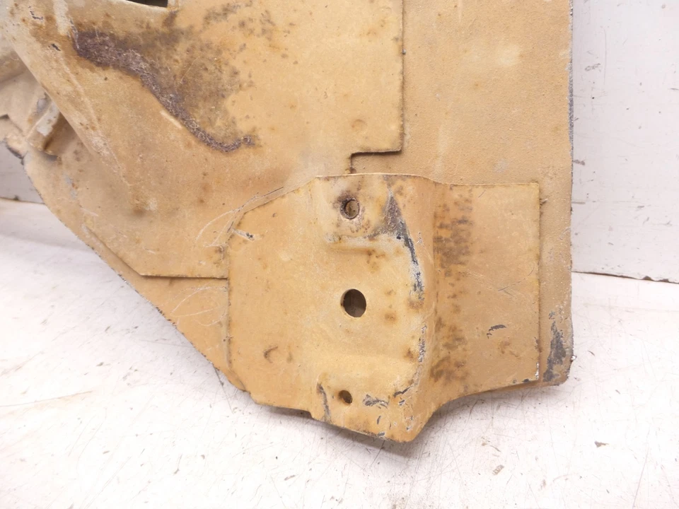 Soporte de montaje de tanque de combustible lado izquierdo conductor sólido Camaro Firebird 75-81 Foto 3 de 4