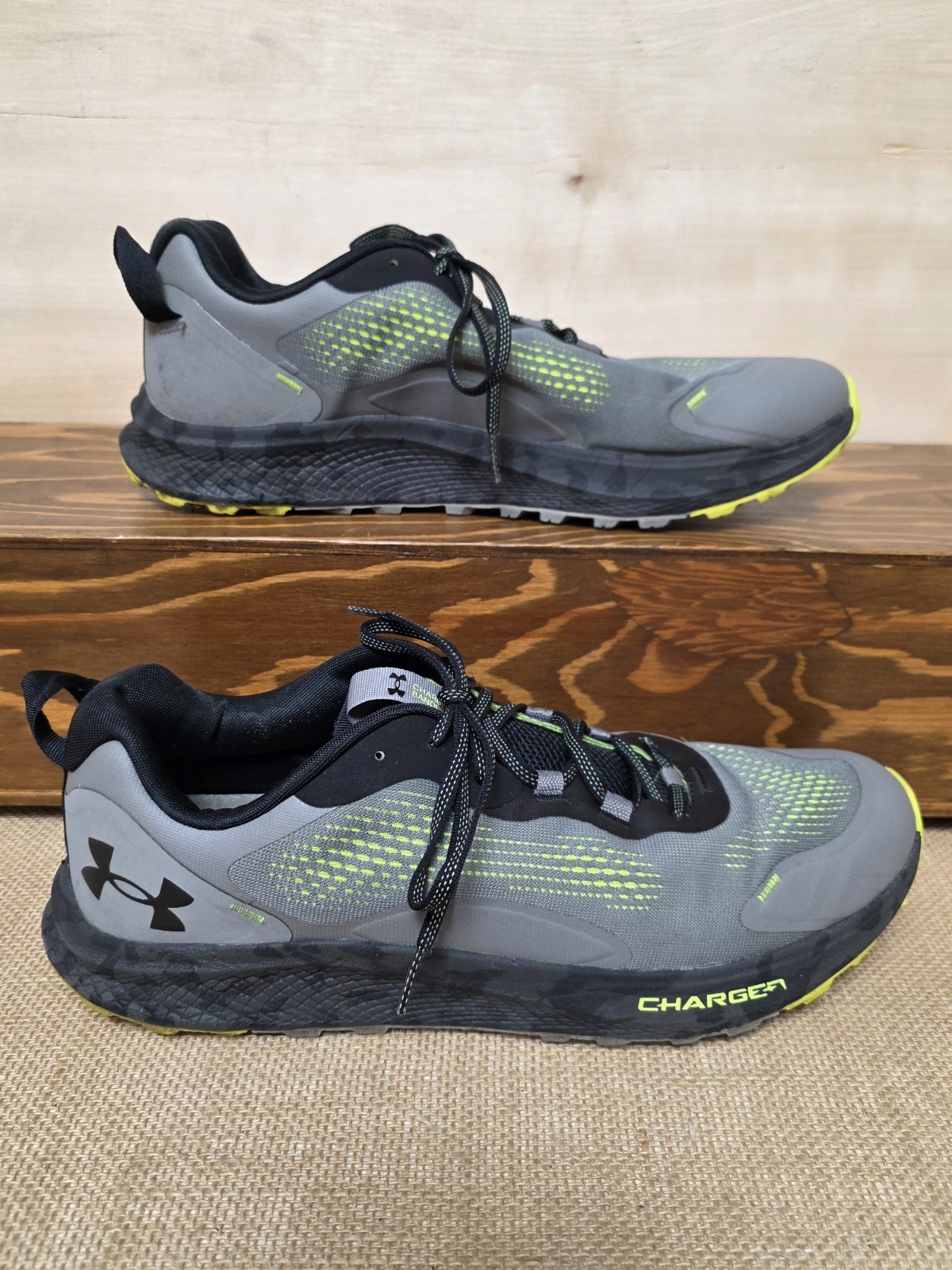 Under Armour Shoes Gray with Green Highlights Men's Charged Bandit Trail Size 13 thumbnail 2
