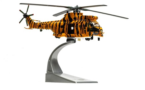 Corgi Aviation Archive Westland Puma HC-1 RAF NATO Tiger Meet Maßstab 1:72 AA27006 - Bild 4 von 13