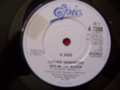 Luther Vandross - Give me the reason / M. Colombier - Neighboorhood watch  Top45
