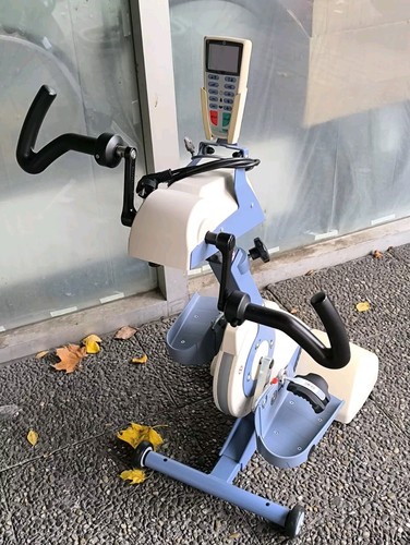 Medica THERA Trainer-Arm un Beintrainer mit 12 Monaten Gewerl. Supper Zustand - Bild 2 von 11