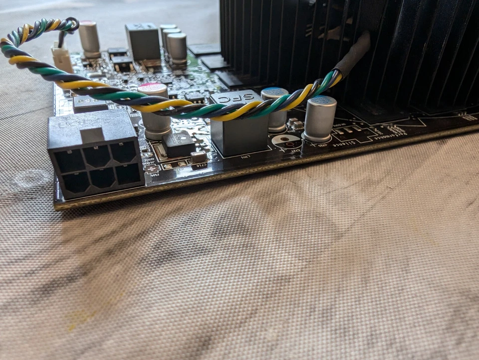 MSI Radeon HD6850 1GB GDDR5 GRAPHICS CARD #R6850-Pmd1gd5-DVI DP HDMI OUTPUT - Image 3 of 4