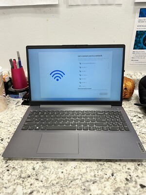 Lenovo IdeaPad 3i 15.6'' (256GB SSD Intel Core i5-1235U 8GB RAM) Touchscreen