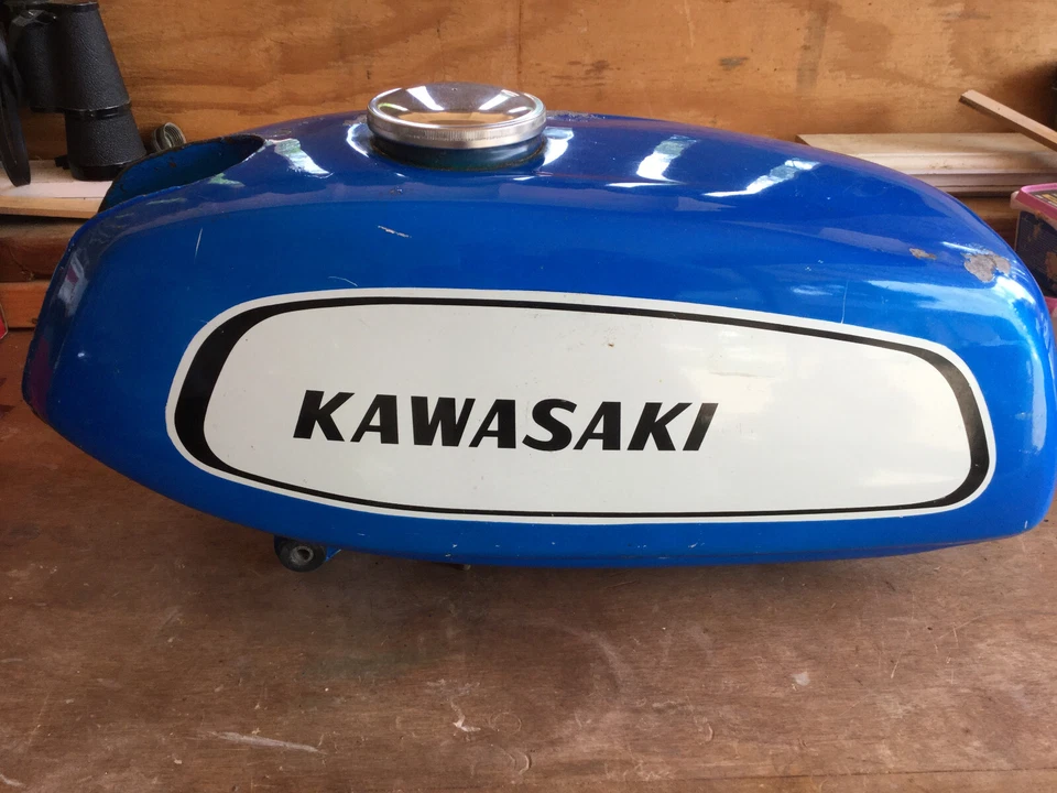Kawasaki A7SS Avenger 1969 tanque de gasolina Foto 2 de 4